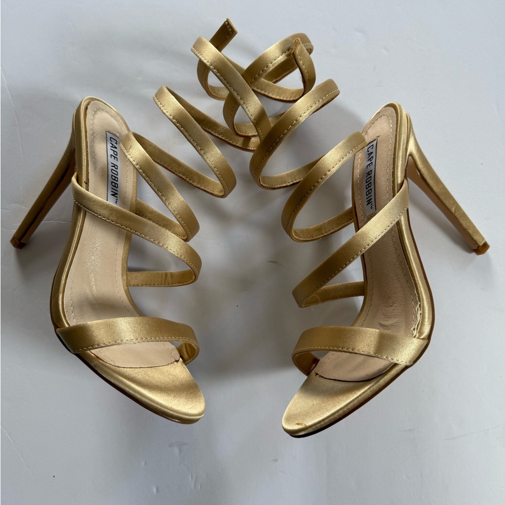 VGUC Cape Robbin Champagne Gold Strappy Heels Suzzy-59 6.5M